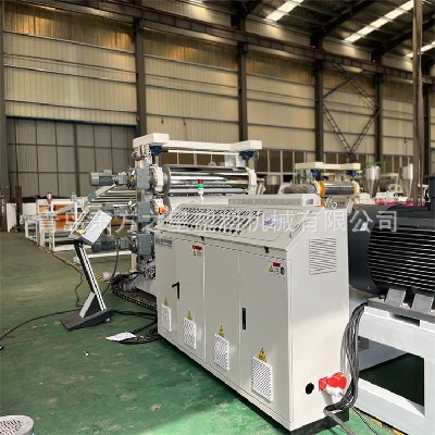 নমনীয় শীট উত্পাদন: পেশাদার SPVC নমনীয় শীট উত্পাদন লাইন আধুনিক প্রাণিসম্পদ এবং বিল্ডিং উপকরণ বিকাশকে শক্তিশালী করে